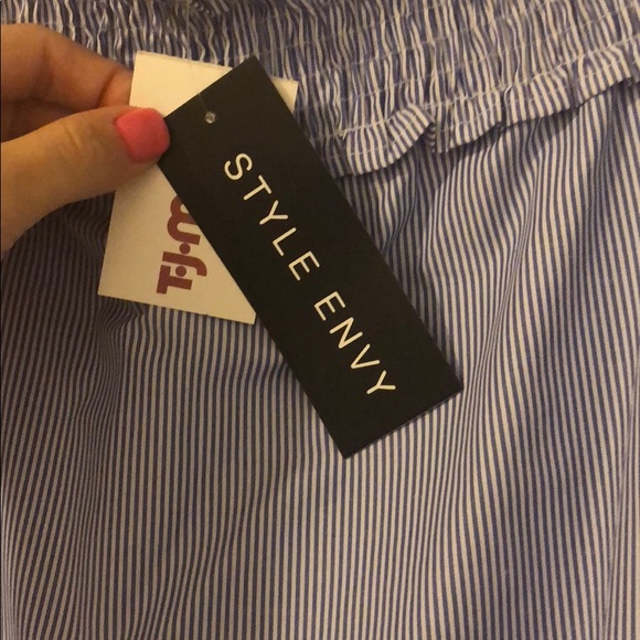 NWT! Off the shoulder dress - Picture 2 of 3